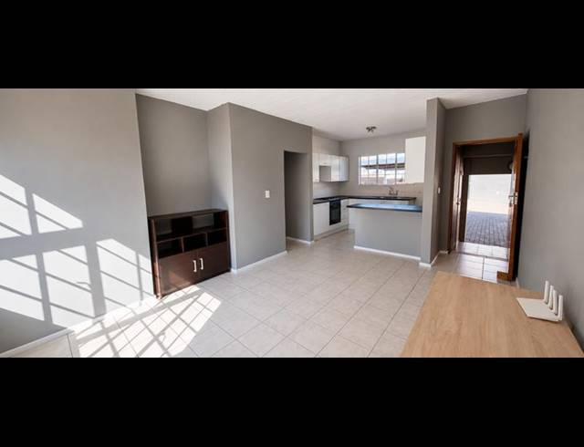 3 BEDROOM TOWNHOUSE FOR SALE IN ROODEKRANS